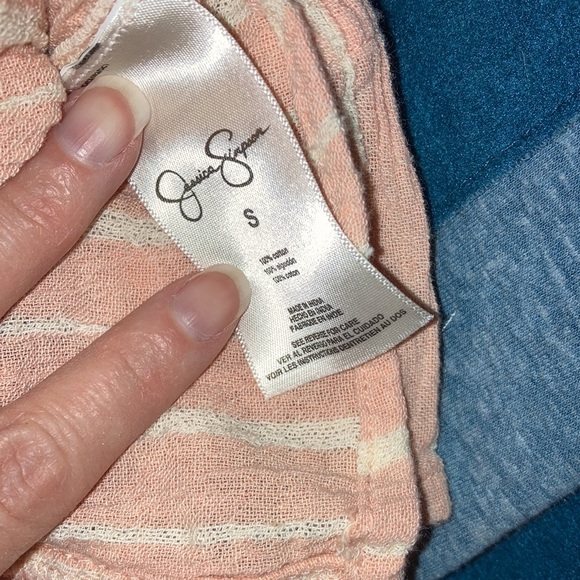 Size Small Jessica Simpson Cold Shoulder Peach & White Striped Shirt - Picture 8 of 8